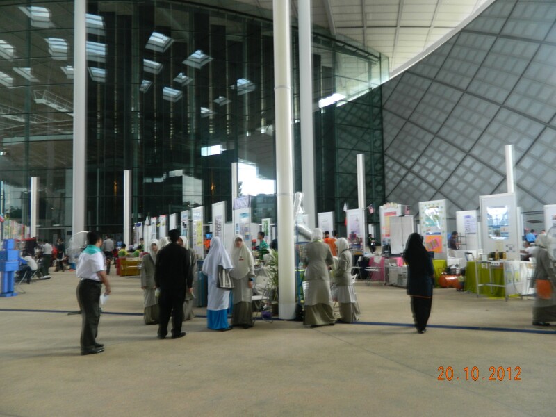 ACADREX2012 - 71 ACADREX2012 - 71